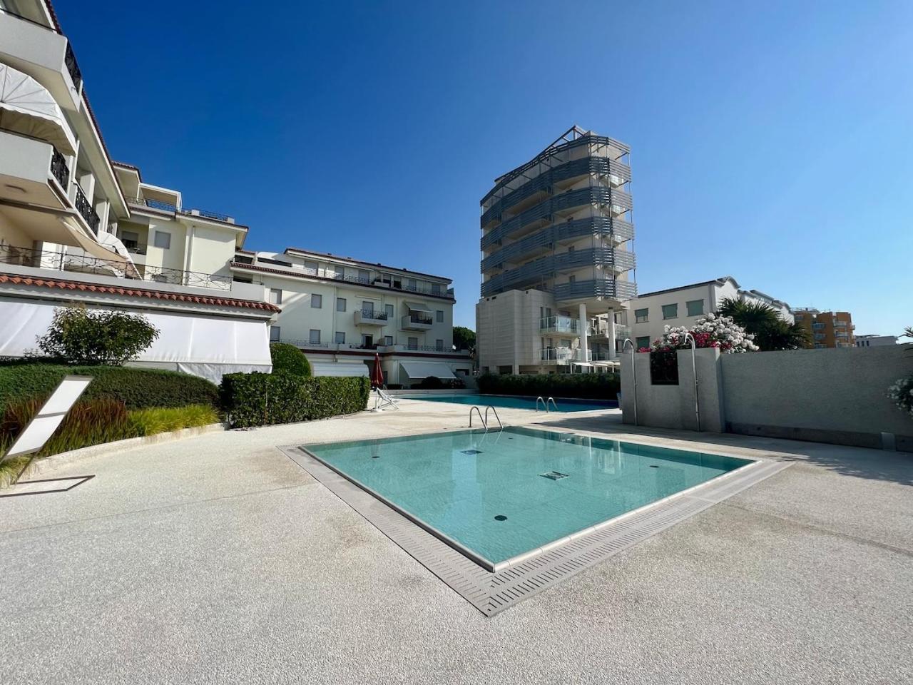 Bagni Miramare - Home Immobiliare Jesolo Eksteriør billede