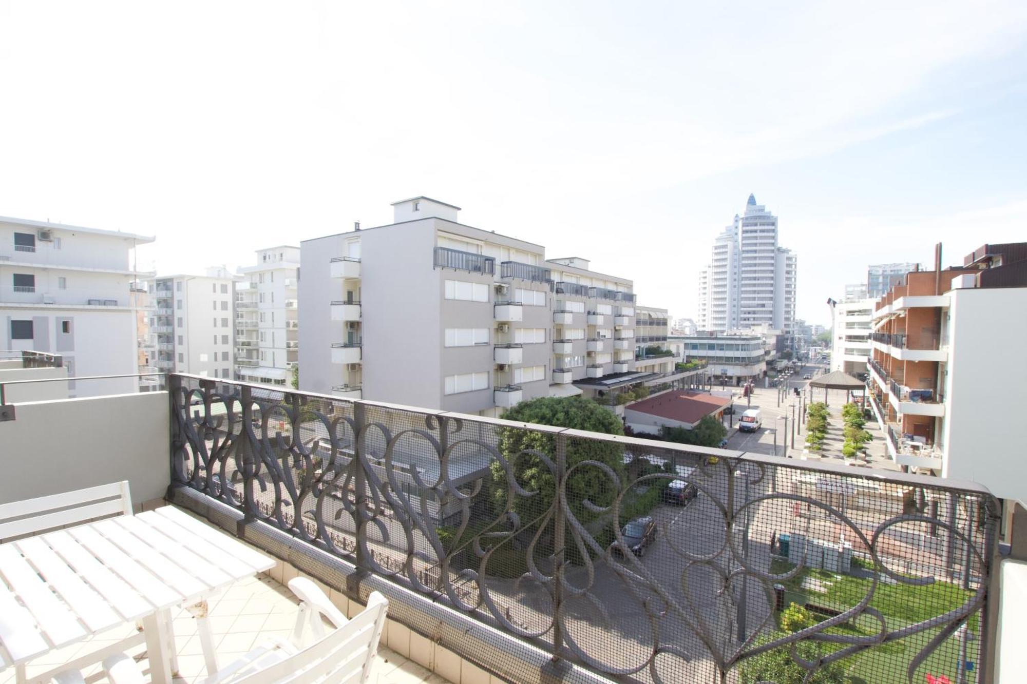 Bagni Miramare - Home Immobiliare Jesolo Eksteriør billede